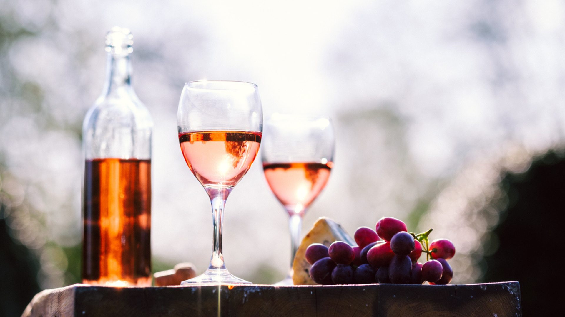 Rose Glasses w_ Cinsault Grapes 1920×1080