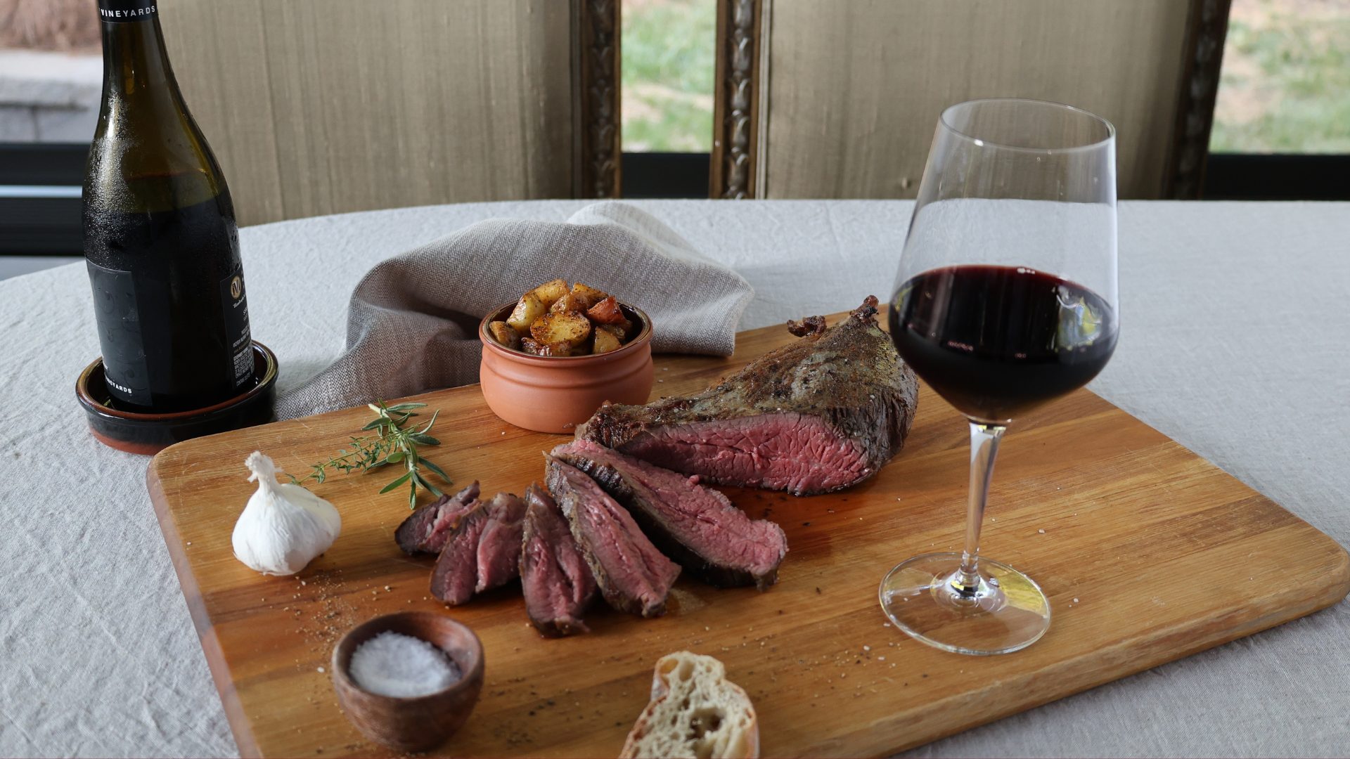 Tri Tip with Syrah glass and bottle 1920 x 1080
