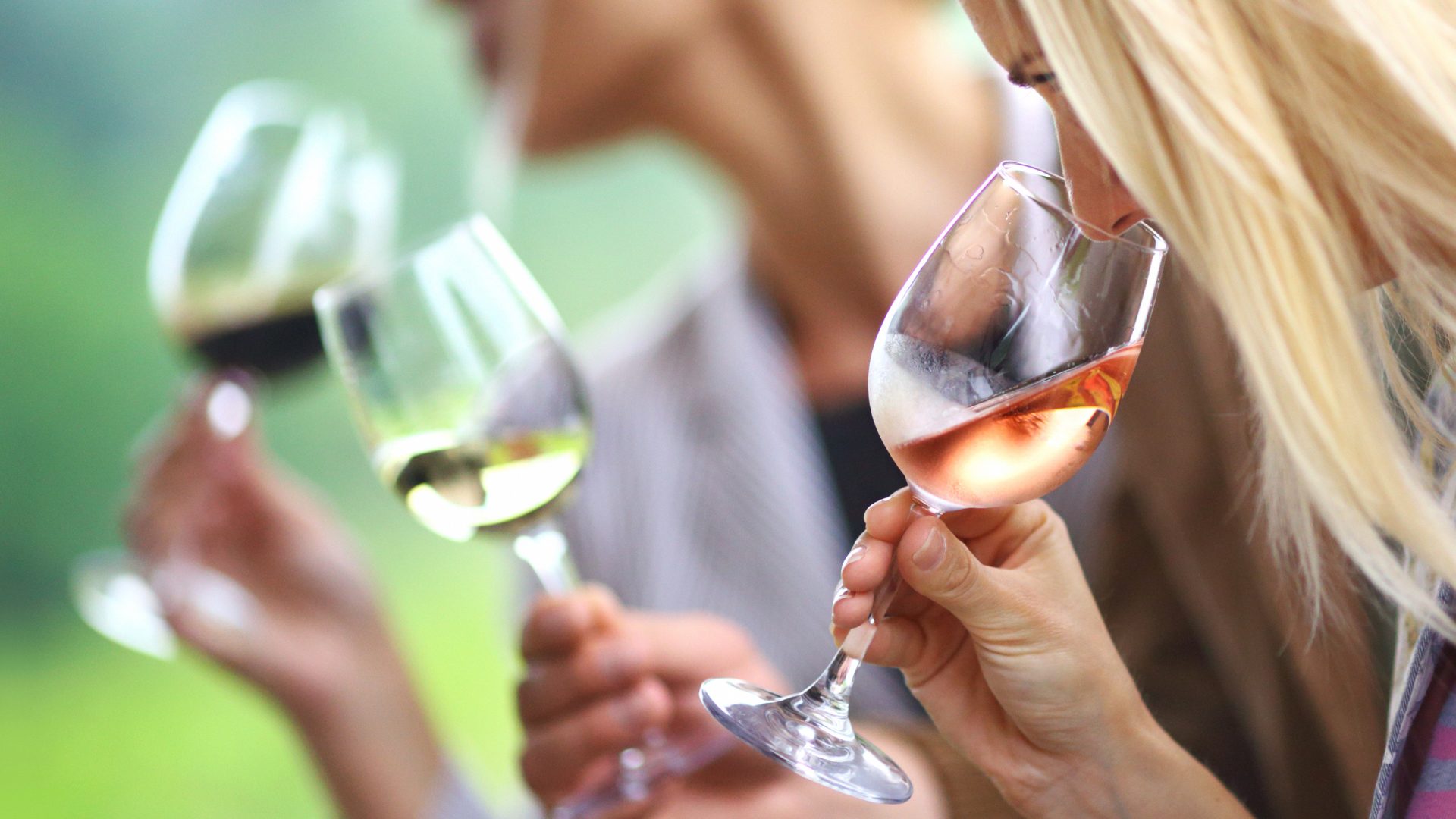 Smelling Wine Nose Glass 1920 x 1080